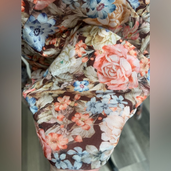 NWOT Floral Mesh Top! - Picture 7 of 15
